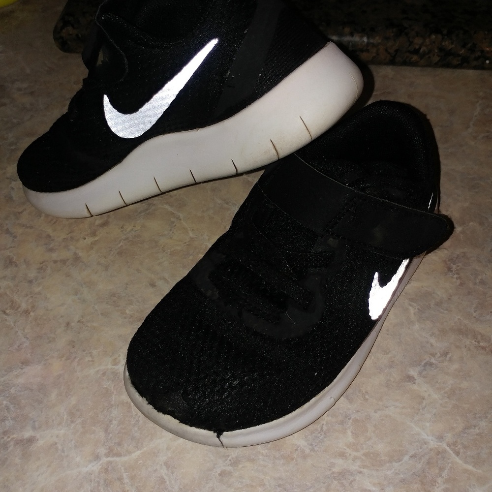 Kids size 10 nike